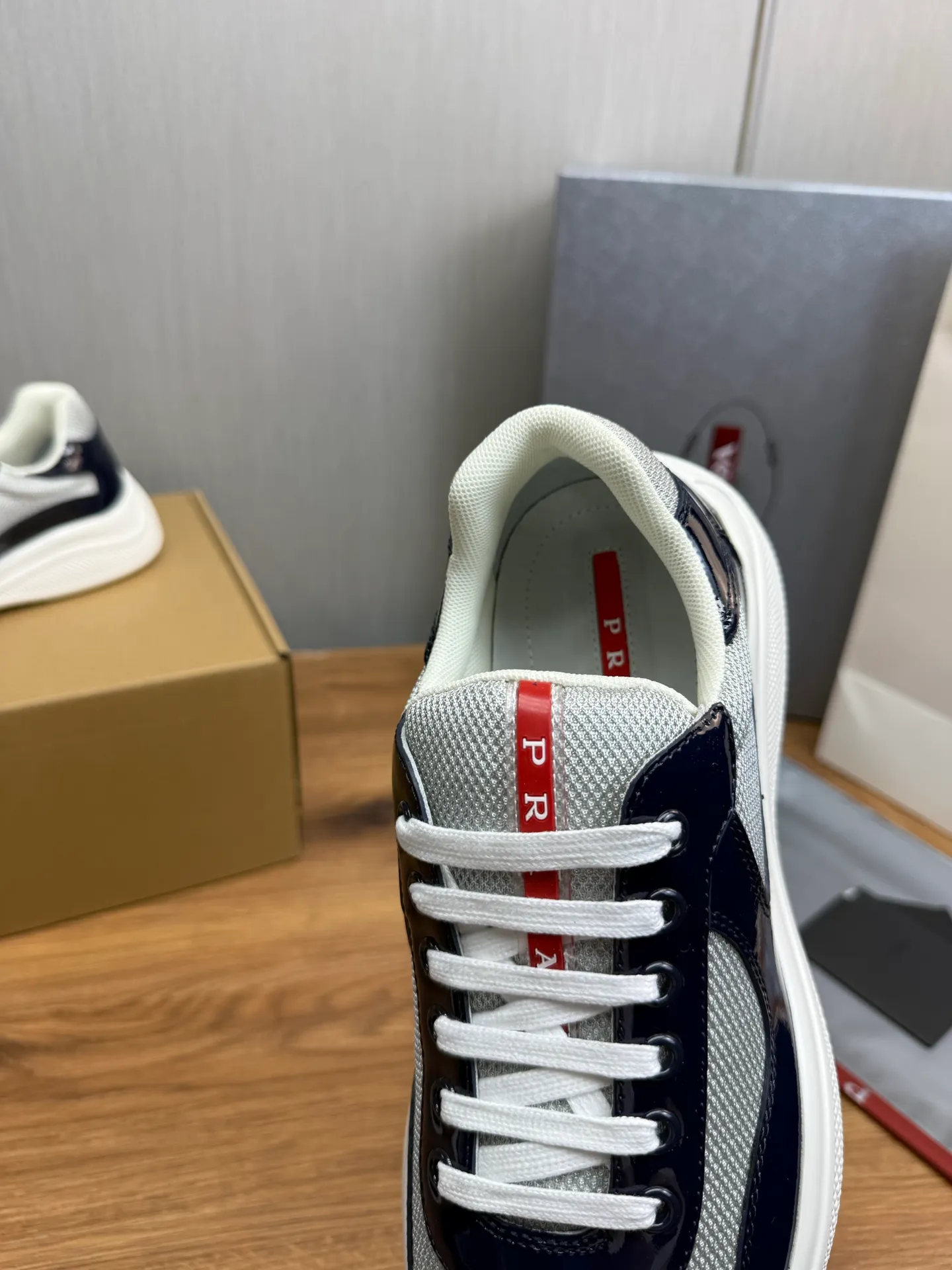 Men's shoes 640💰 [PRADA] Hot selling items🔥Must be recommended every day~~ Official website synchronized, 1:1 high quality shipments✔️ Imported cowhide fabric, rubber material + cowhide lining, original bottom, high-end airplane box packaging🎁 38-45 (38.45 custom-made, non-returnable)